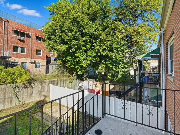 2943 Yates Avenue, Bronx NY 10469