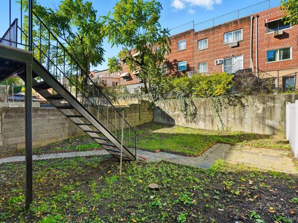 2943 Yates Avenue, Bronx NY 10469
