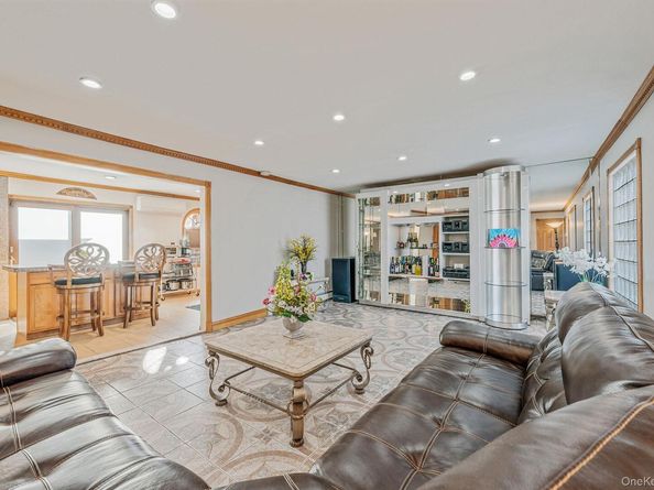 1655 Stein Drive, Bay Shore NY 11706