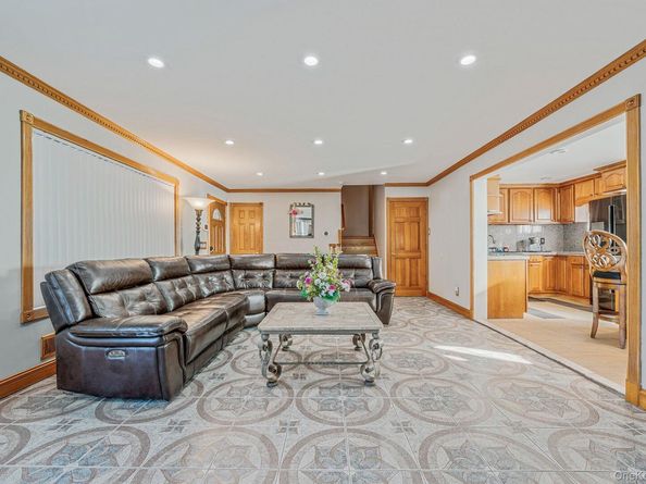 1655 Stein Drive, Bay Shore NY 11706