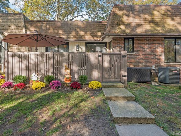 312 Clubhouse Court, Coram NY 11727