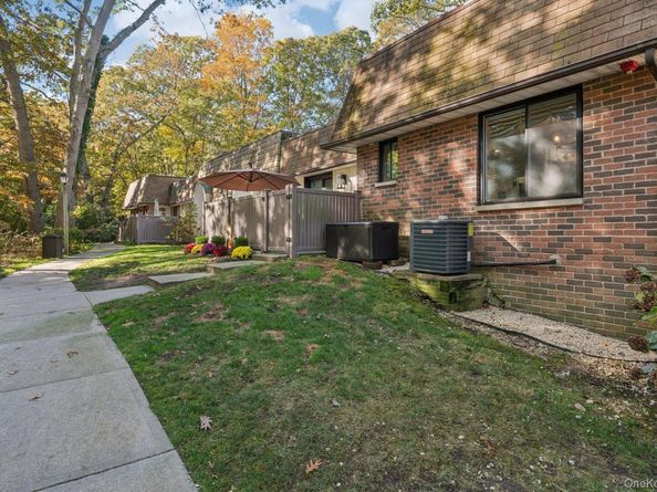 312 Clubhouse Court, Coram NY 11727