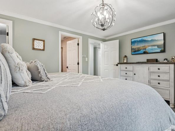 312 Clubhouse Court, Coram NY 11727