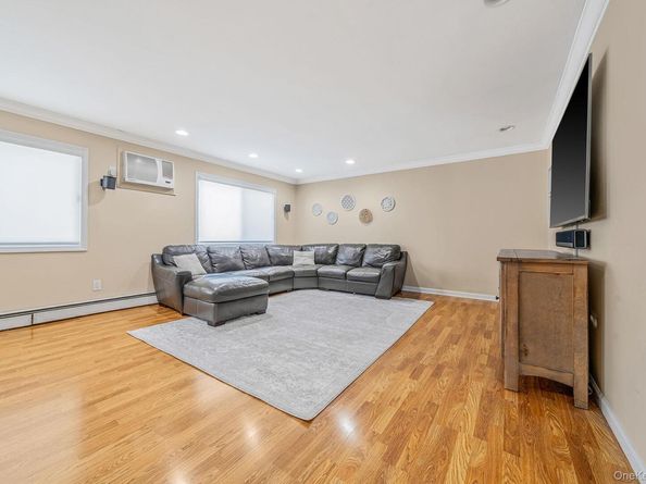 55 Wexford Drive, Oakdale NY 11769