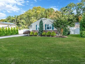 55 Wexford Drive, Oakdale NY 11769