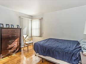 12 Roxy Place, Lynbrook NY 11563