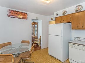12 Roxy Place, Lynbrook NY 11563