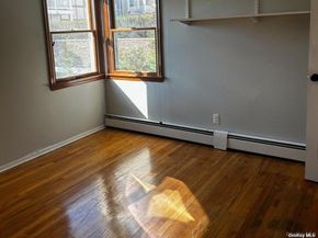 12 Roxy Place, Lynbrook NY 11563