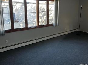 12 Roxy Place, Lynbrook NY 11563