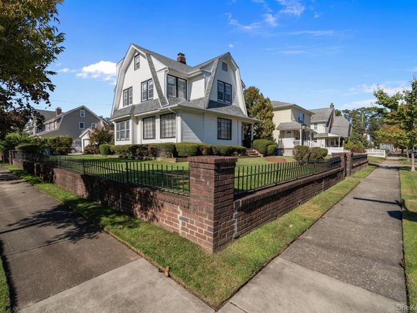 29 Summit Avenue, Lynbrook NY 11563