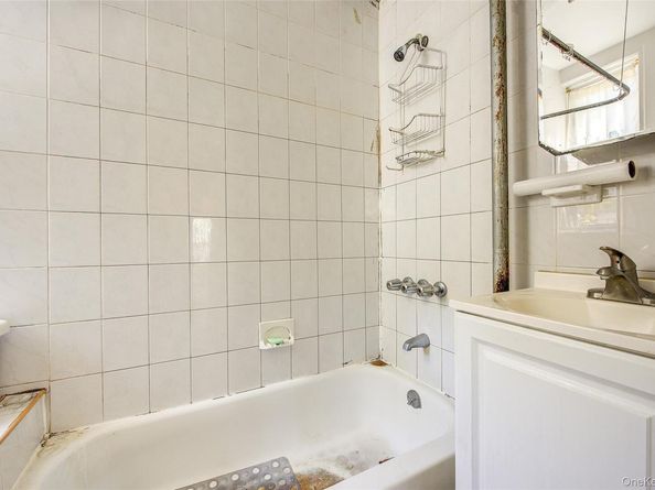 1701 Gates Avenue, Ridgewood NY 11385