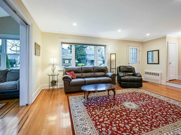 100 Cedar Avenue, Rockville Centre NY 11570