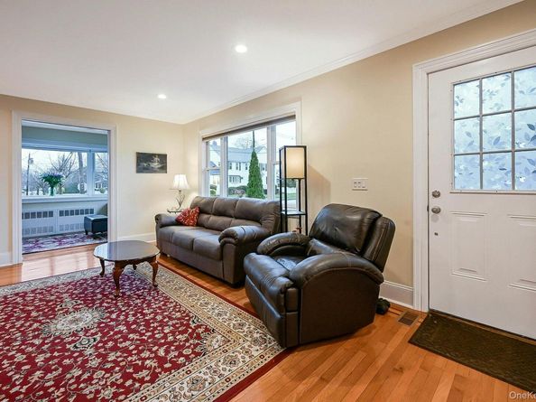 100 Cedar Avenue, Rockville Centre NY 11570