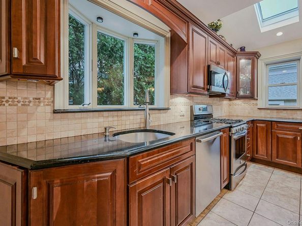 100 Cedar Avenue, Rockville Centre NY 11570