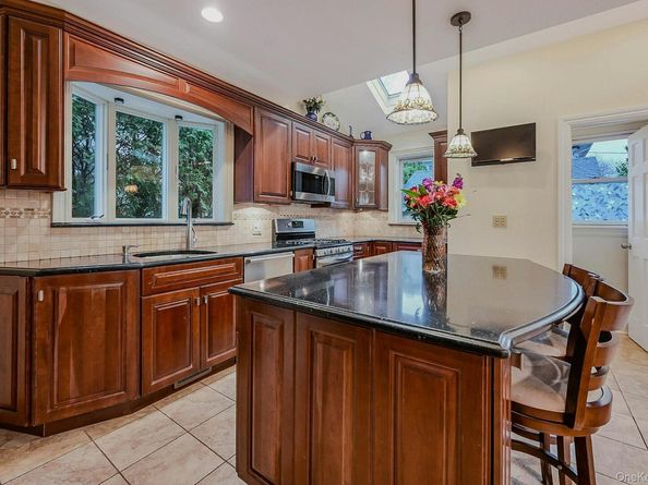 100 Cedar Avenue, Rockville Centre NY 11570