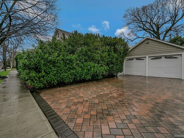 100 Cedar Avenue, Rockville Centre NY 11570