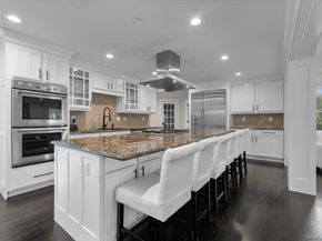 19 W Tiana Road, Hampton Bays NY 11946