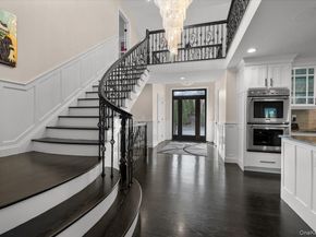 19 W Tiana Road, Hampton Bays NY 11946