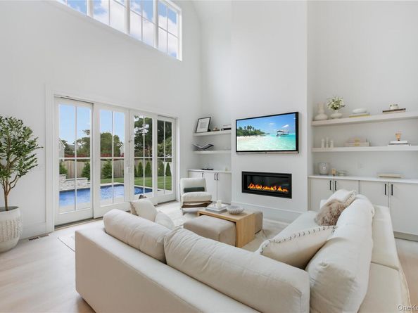 17 Happy Lane, Westhampton Beach NY 11978