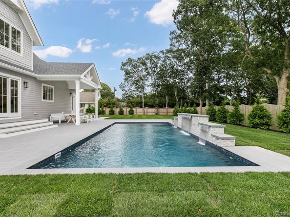 17 Happy Lane, Westhampton Beach NY 11978