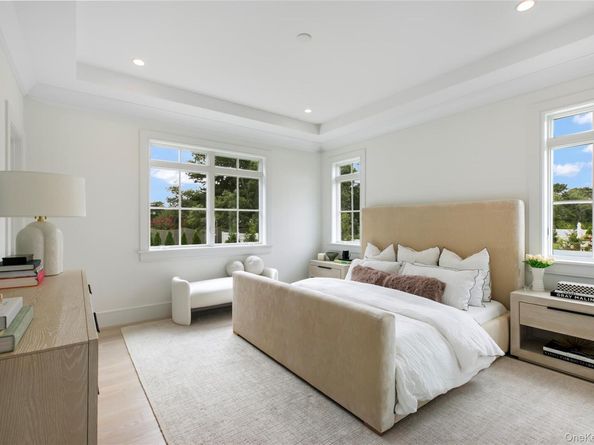 17 Happy Lane, Westhampton Beach NY 11978