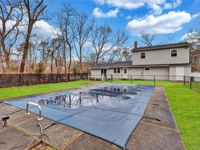 2 7th Street, Center Moriches NY 11934
