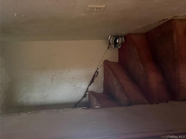 19419 115th Road, Saint Albans NY 11412