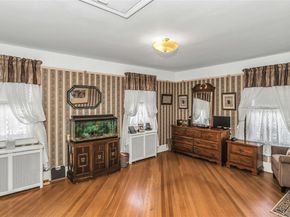 8 3rd Place, Garden City NY 11530