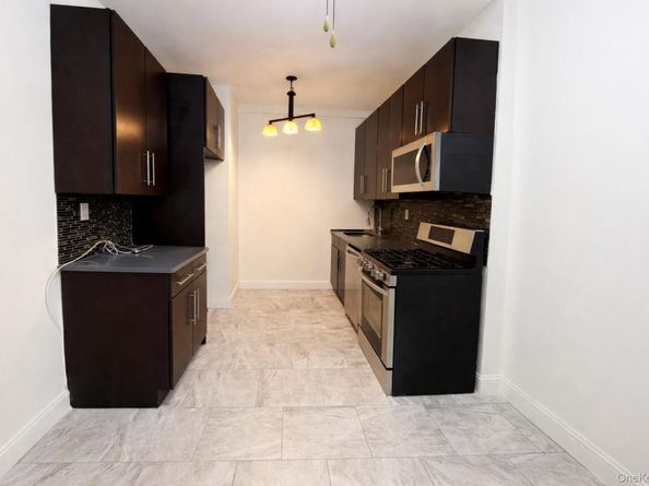 5 Circuit Road A30, New Rochelle NY 10805