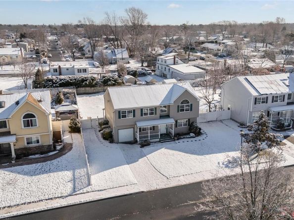 1805 Carleton Avenue, Bay Shore NY 11706