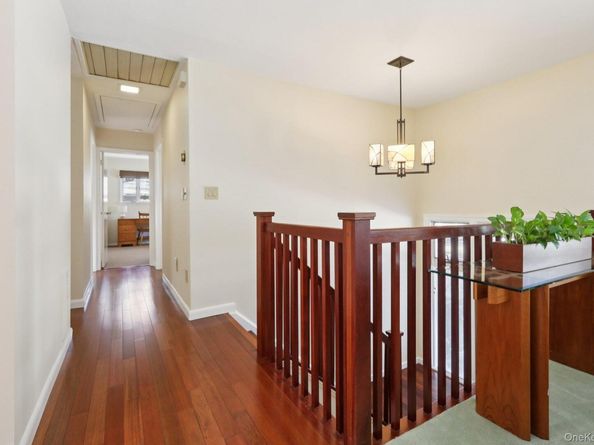32 Allan Lane, Mount Kisco NY 10549