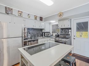 7 Marlowe Place, Greenlawn NY 11740