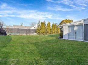 7 Marlowe Place, Greenlawn NY 11740