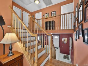 18 Hill Lane, Smithtown NY 11787