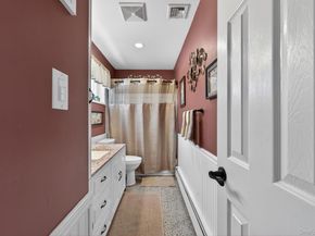 18 Hill Lane, Smithtown NY 11787