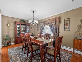 18 Hill Lane, Smithtown NY 11787