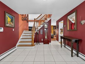 18 Hill Lane, Smithtown NY 11787