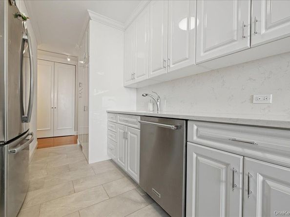 27010 Grand Central Parkway 17K, Floral Park NY 11005