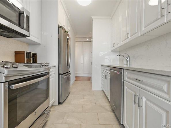 27010 Grand Central Parkway 17K, Floral Park NY 11005