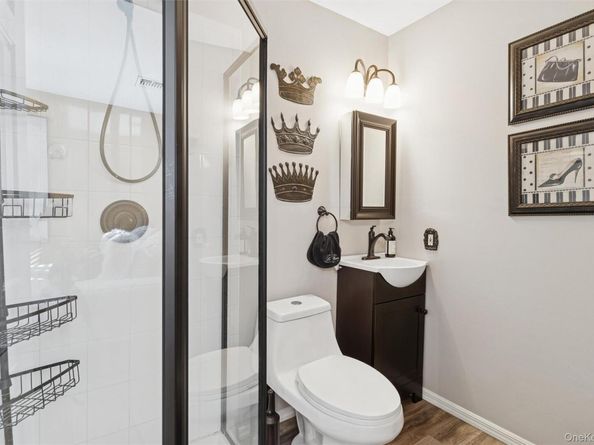 31 Grand Central Avenue, Amityville NY 11701