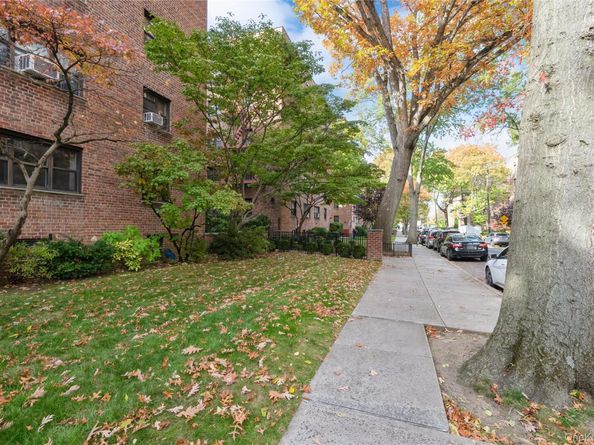 50 White Oak street 1E, New Rochelle NY 10801