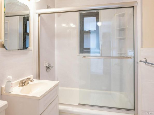 50 White Oak street 1E, New Rochelle NY 10801