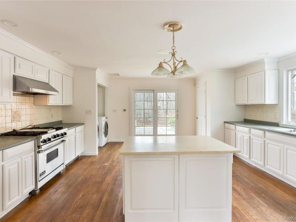 65 Red Oak Lane, Mount Kisco NY 10549