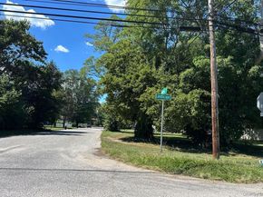 65 Landscape Drive, Wheatley Heights NY 11798