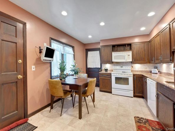 136 Buckingham Road, Yonkers NY 10701