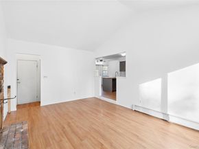 16 Settlers Landing Lane, East Hampton NY 11937