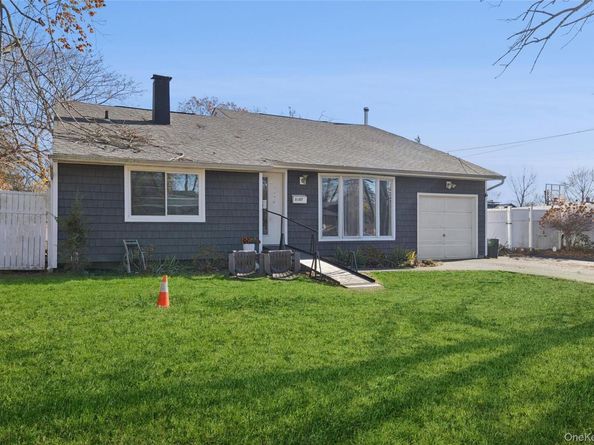 3107 Chestnut Avenue, Medford NY 11763