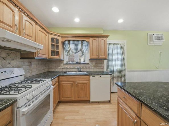 11 Woodbine Street, Yonkers NY 10704