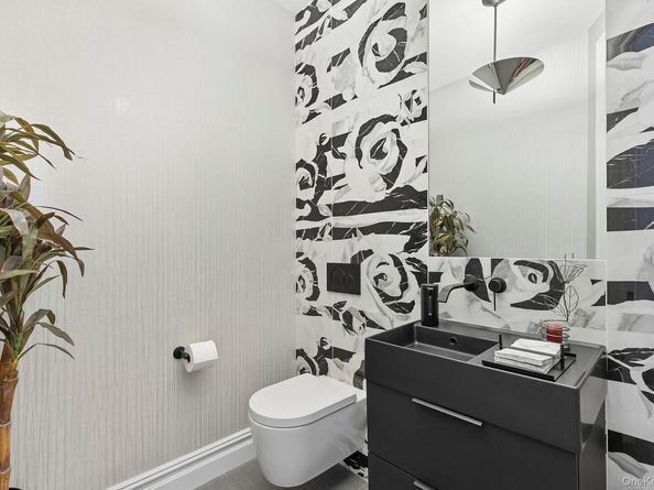 144 Round Swamp Road, West Hills NY 11743