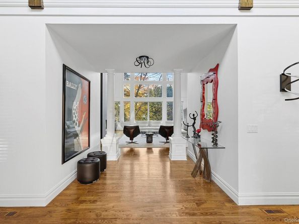 144 Round Swamp Road, Melville NY 11747